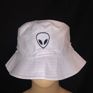 ALIEN BUCKET HAT 🛸👽
